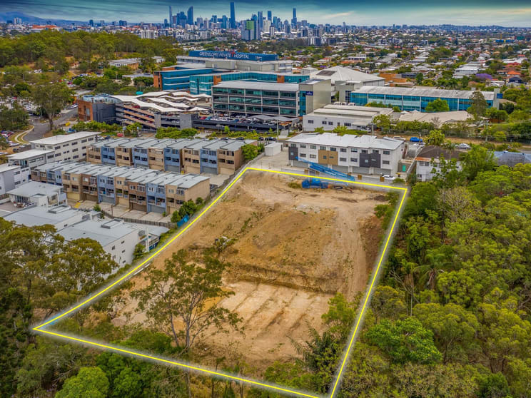 Click to view all images 100 Nicholson Street Greenslopes QLD 4120 - Image 3