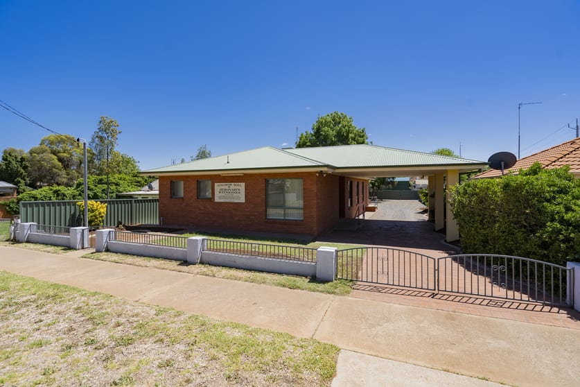 Click to view all images 91 Larmer Street Narrandera NSW 2700 - Image 2