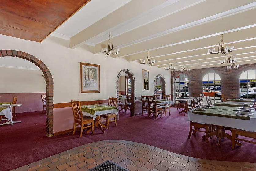 Click to view all images 2/484 Union Road Lavington NSW 2641 - Image 2