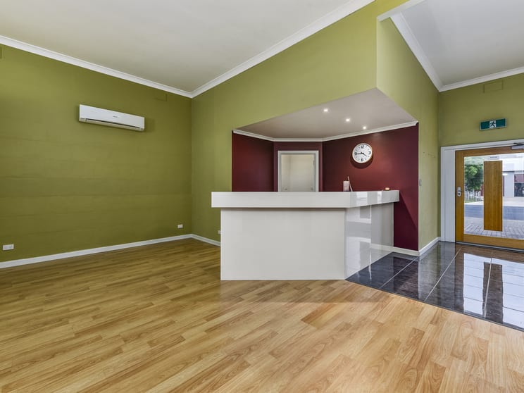 Click to view all images 23 Queens Street Penola SA 5277 - Image 2