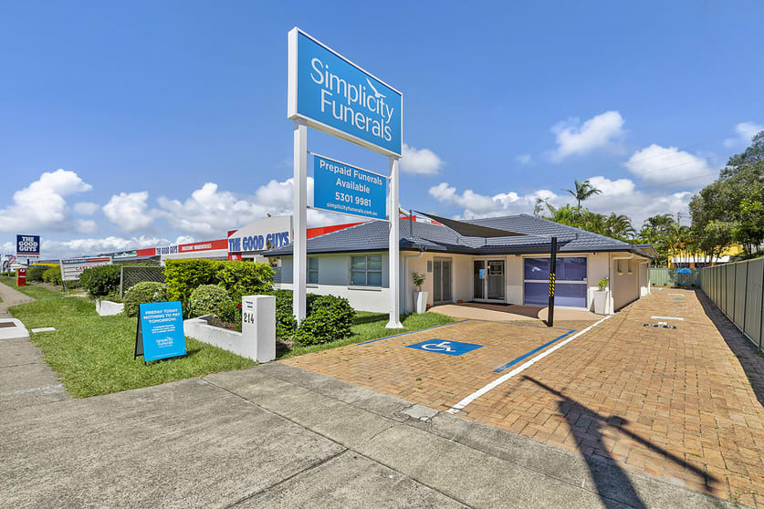 Click to view all images 214 Nicklin Way Warana QLD 4575 - Image 1
