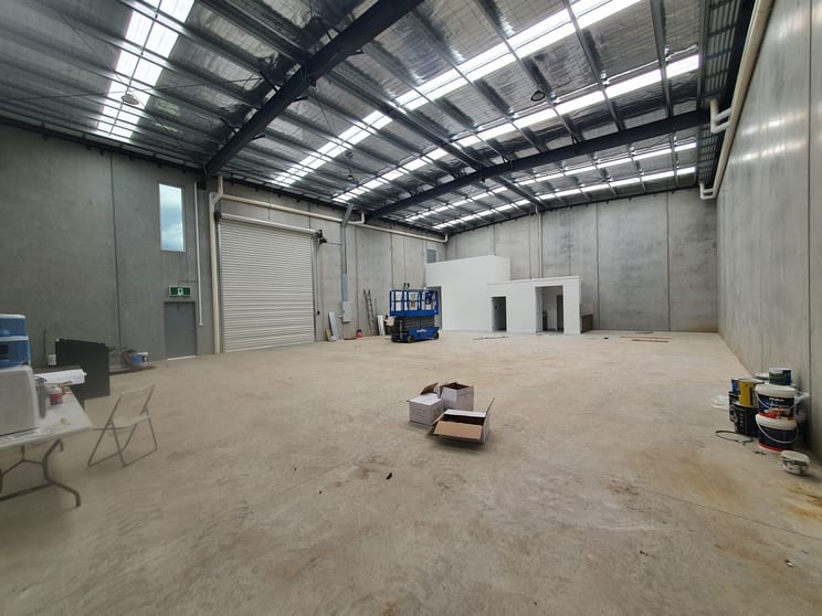 Click to view all images 1/12 Sharnet Circuit Pakenham VIC 3810 - Image 2