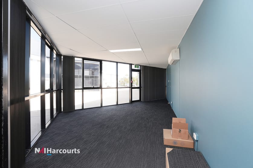Click to view all images 4/21 Deakin Street Brendale QLD 4500 - Image 3