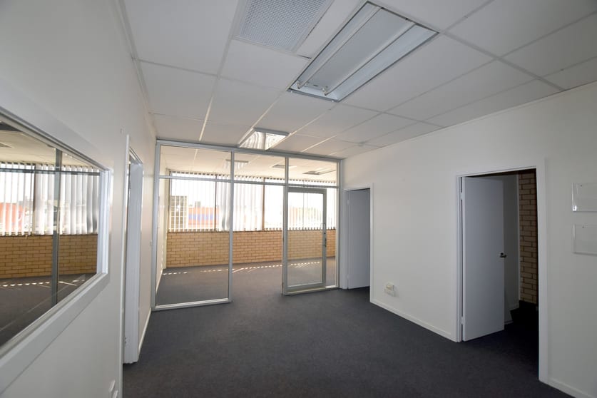 Click to view all images 39-41 Tank Street Gladstone Central QLD 4680 - Image 2