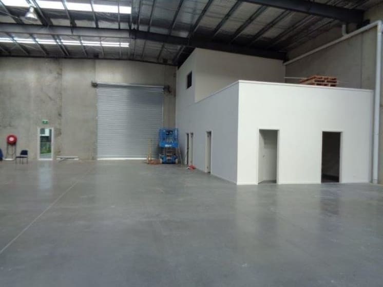 Click to view all images 1/34 Sunline Drive Truganina VIC 3029 - Image 2