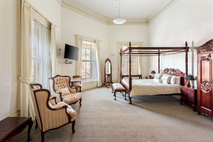 Click to view all images 10-12 View Street Bendigo VIC 3550 - Image 2