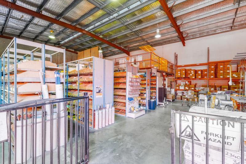 Click to view all images Whole of the property/413 Yaamba Road Park Avenue QLD 4701 - Image 3