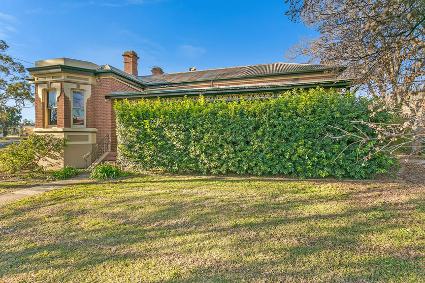 Click to view all images 150 Marius Street Tamworth NSW 2340 - Image 2