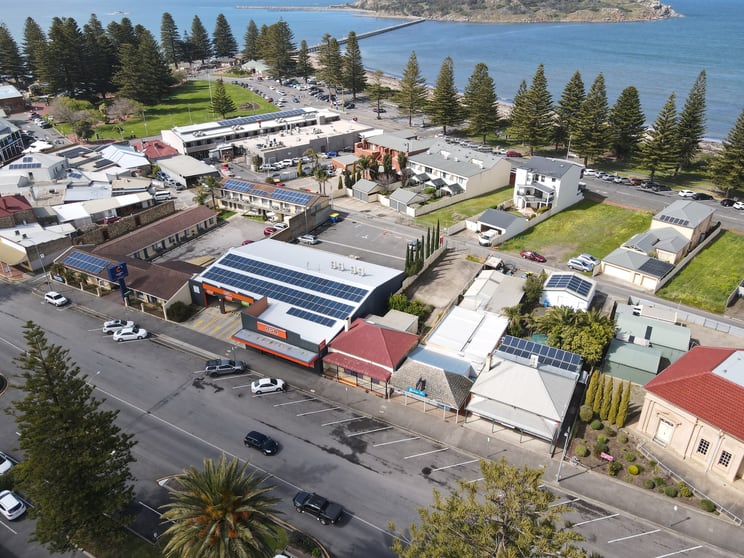 Click to view all images 14 Victoria Street Victor Harbor SA 5211 - Image 3