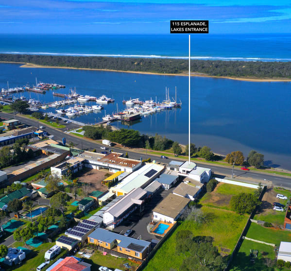 Click to view all images 115 Esplanade Lakes Entrance VIC 3909 - Image 3