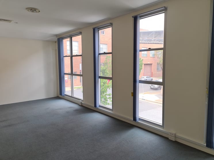 Click to view all images 2A Fisher Street Port Adelaide SA 5015 - Image 3