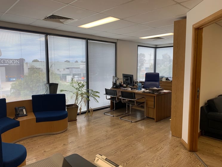 Click to view all images 60 Wedgewood Road Hallam VIC 3803 - Image 3