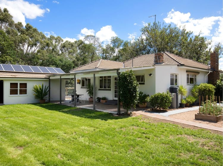 8 Rose Street Heyfield VIC 3858 - Image 1