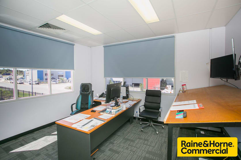 Click to view all images Unit 1 / 14 Niche Parade Wangara WA 6065 - Image 3