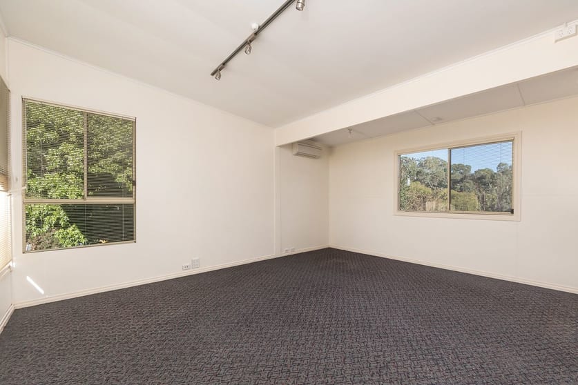 Click to view all images 29 Princes Highway Littlehampton SA 5250 - Image 2