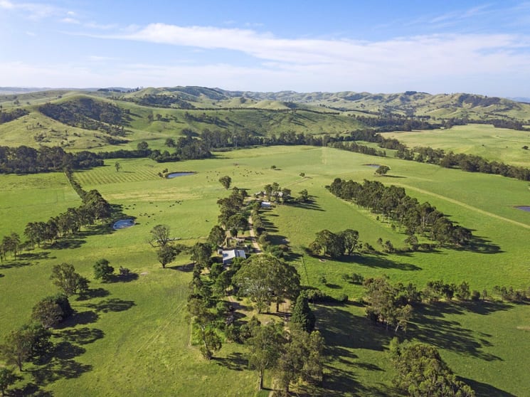 Click to view all images Warambie 4013 Melba Highway Glenburn VIC 3717 - Image 1