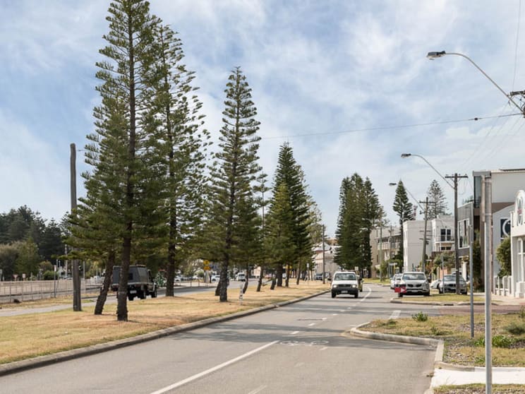 Click to view all images 96 Marine Terrace Fremantle WA 6160 - Image 3