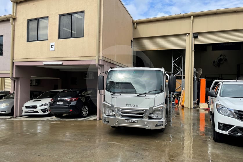 Click to view all images 17/1 BOWMANS ROAD (CNR HARVEY RD) Kings Park NSW 2148 - Image 2