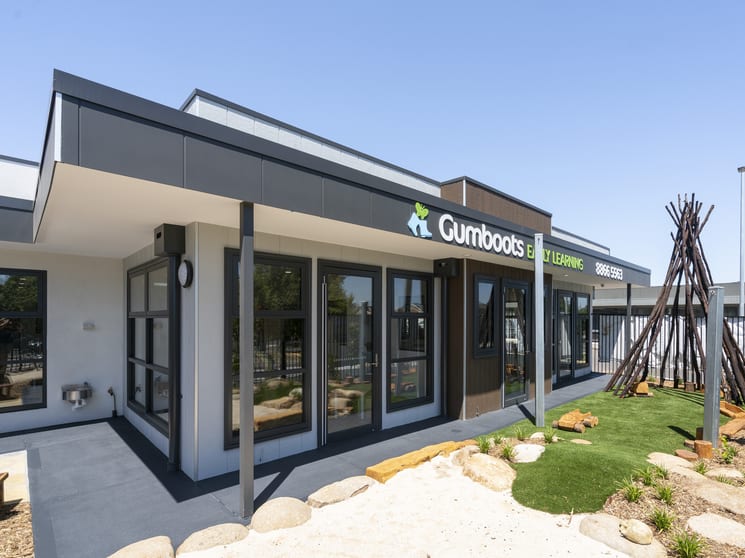 Click to view all images 85 Belleview Drive Sunbury VIC 3429 - Image 2