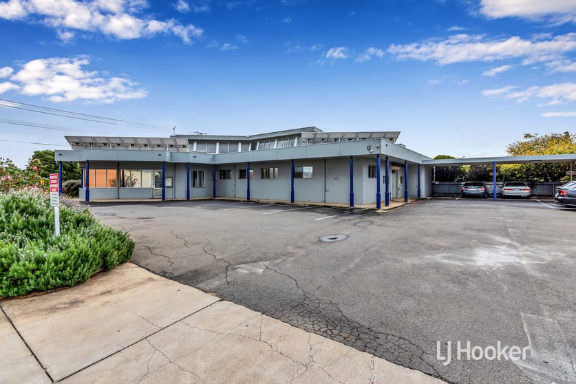 Click to view all images 592-596 Lower North East Road Campbelltown SA 5074 - Image 3