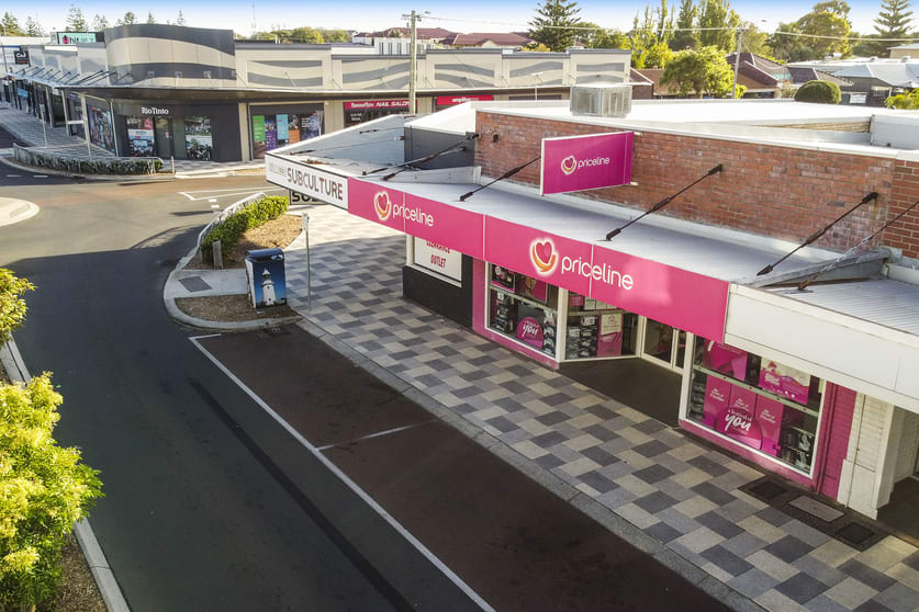 Click to view all images 39 Queen Street Busselton WA 6280 - Image 3