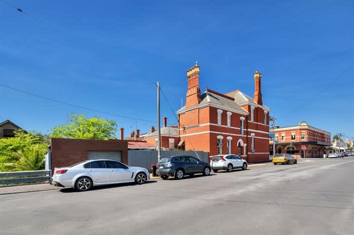 Click to view all images 86 Napier Street St Arnaud VIC 3478 - Image 2