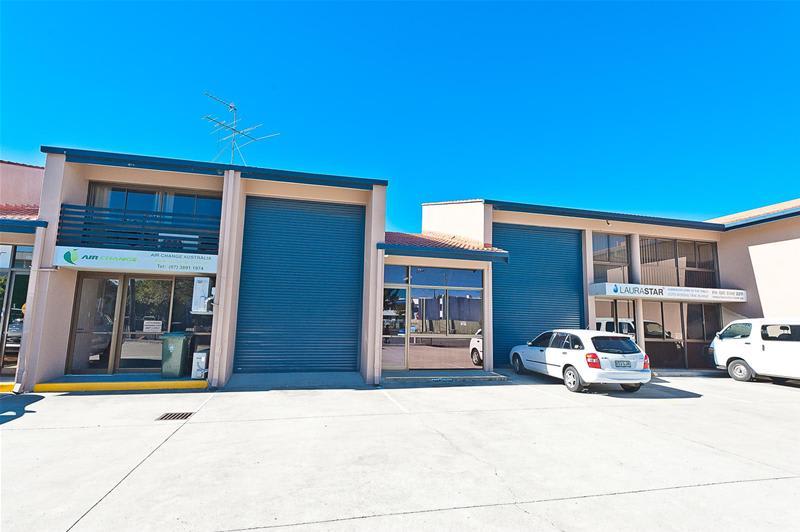 Click to view all images 4/78 Logan Road Woolloongabba QLD 4102 - Image 1