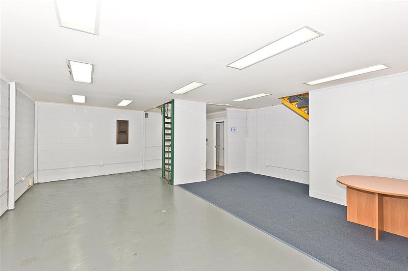Click to view all images 4/78 Logan Road Woolloongabba QLD 4102 - Image 3