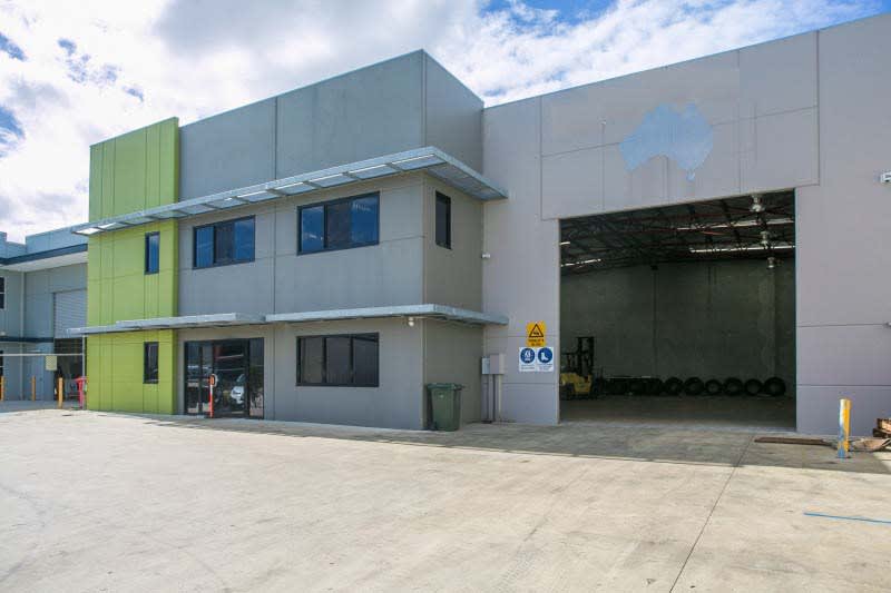 Click to view all images 8 Mordaunt Circuit Canning Vale WA 6155 - Image 1
