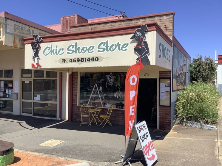 Click to view all images 35 Toowoomba Road Crows Nest QLD 4355 - Image 1