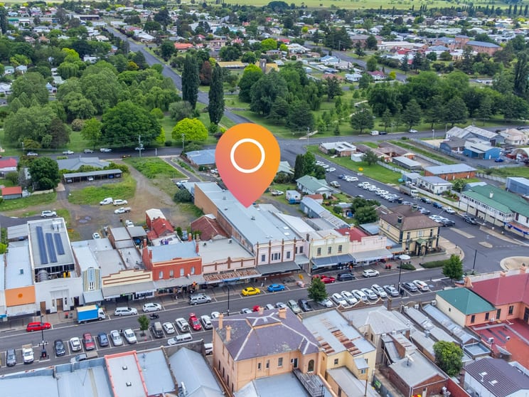 Click to view all images 300 Grey Street Glen Innes NSW 2370 - Image 2