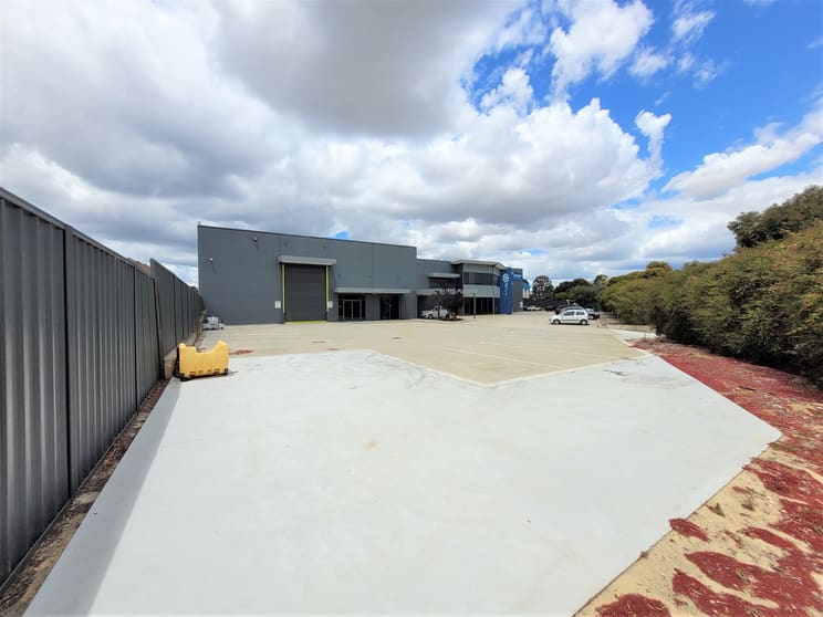 Click to view all images Part of/33 Triump Avenue Wangara WA 6065 - Image 2