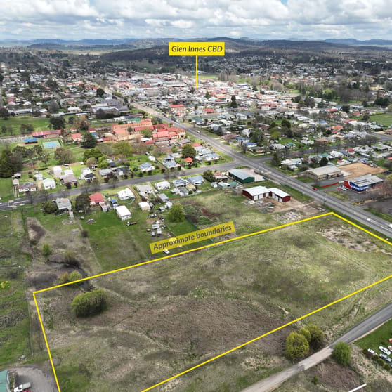 Click to view all images 209 Herbert Street Glen Innes NSW 2370 - Image 1