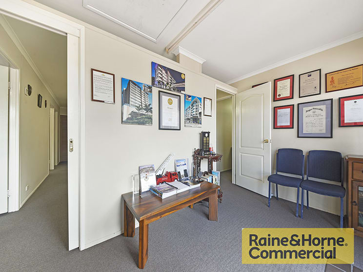 Click to view all images 153 Kensington Way Bray Park QLD 4500 - Image 3