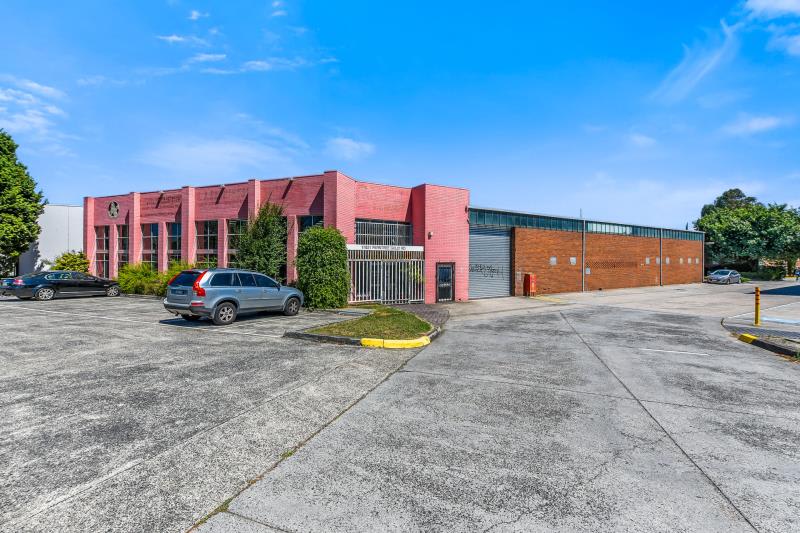 Click to view all images Unit 1/1821 Ferntree Gully Road Ferntree Gully VIC 3156 - Image 1
