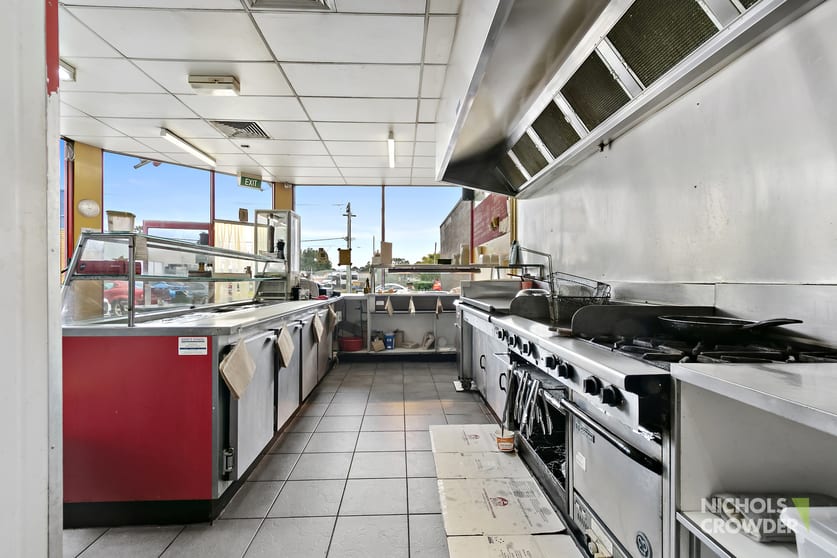 Click to view all images 1/43 McCulloch Avenue Seaford VIC 3198 - Image 3