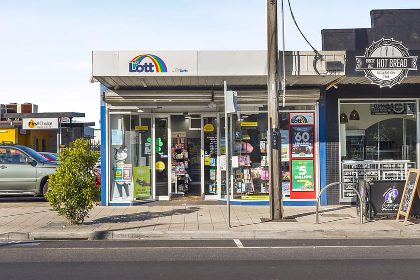 Click to view all images 76 Cumberland Road Pascoe Vale VIC 3044 - Image 2