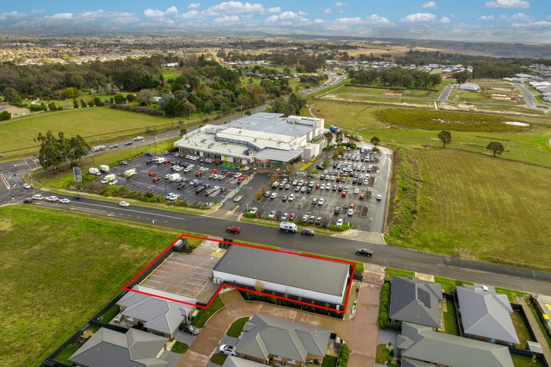 Click to view all images 24 Telopea Way Orange NSW 2800 - Image 3