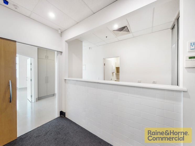 Click to view all images 17/956 Gympie Road Chermside QLD 4032 - Image 3