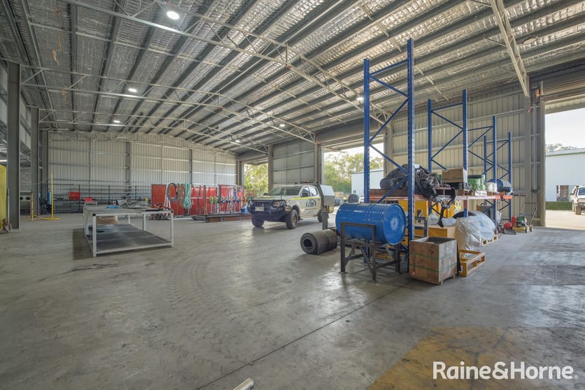 Click to view all images 10 NEIL STREET Gladstone Central QLD 4680 - Image 2