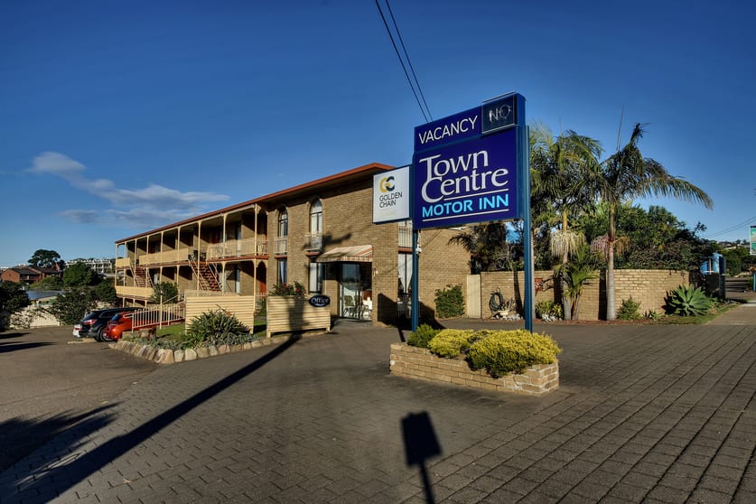 Click to view all images 8 Merimbula Dr Merimbula NSW 2548 - Image 2