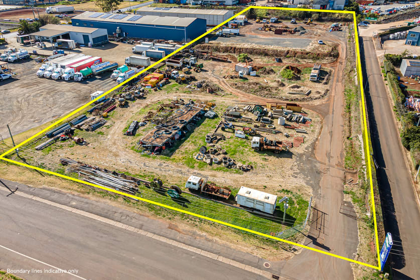 Click to view all images 42 Condamine Street Harristown QLD 4350 - Image 1