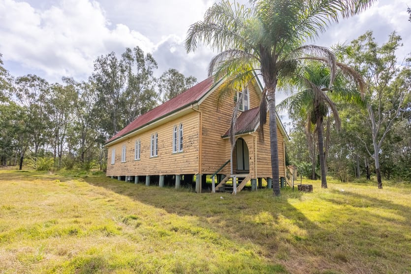 Click to view all images 7 George Street Grandchester QLD 4340 - Image 1