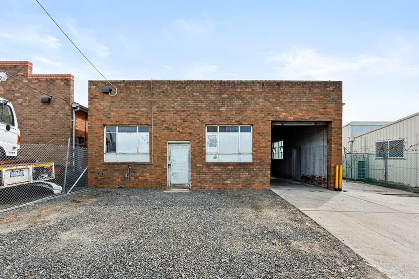 Click to view all images 30 Marshall Road Airport West VIC 3042 - Image 2