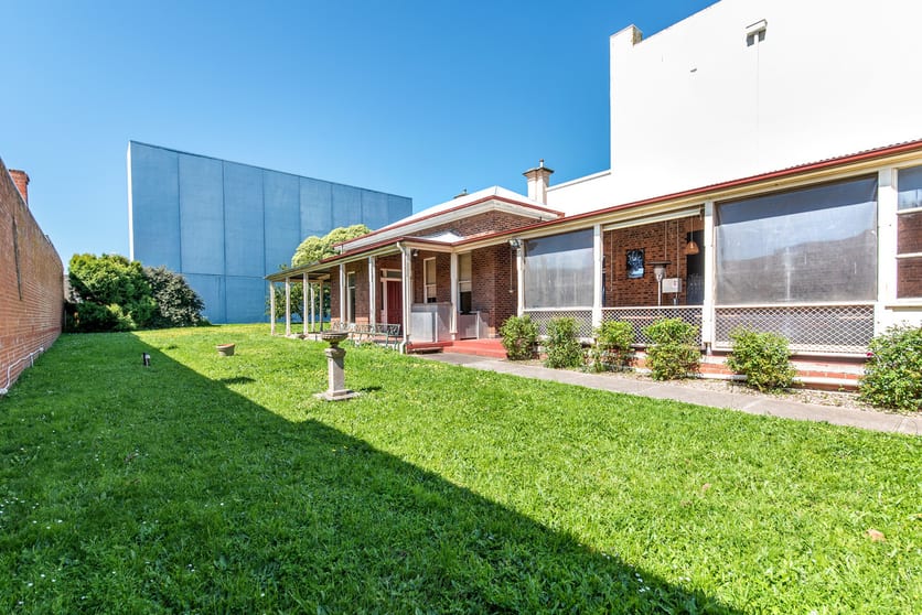 Click to view all images 100 Thompson Street Hamilton VIC 3300 - Image 3