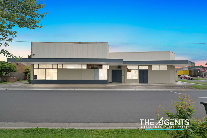 Click to view all images 7 Glen Street Werribee VIC 3030 - Image 2