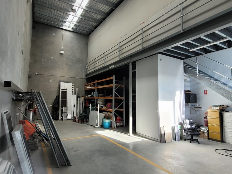 Click to view all images Unit 9/20 Technology Drive Appin NSW 2560 - Image 2