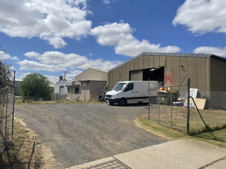 Click to view all images 13 Station Street Maddingley VIC 3340 - Image 3