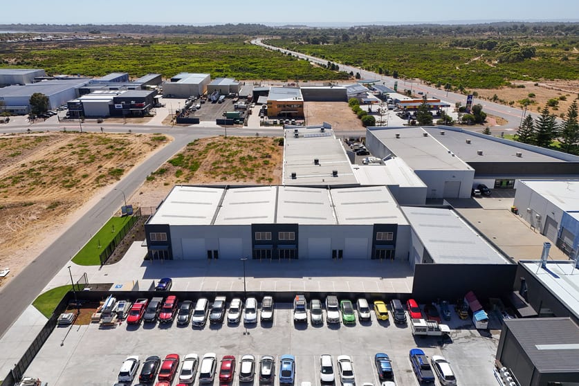 Click to view all images 1-5/30 Jacquard Way Port Kennedy WA 6172 - Image 3