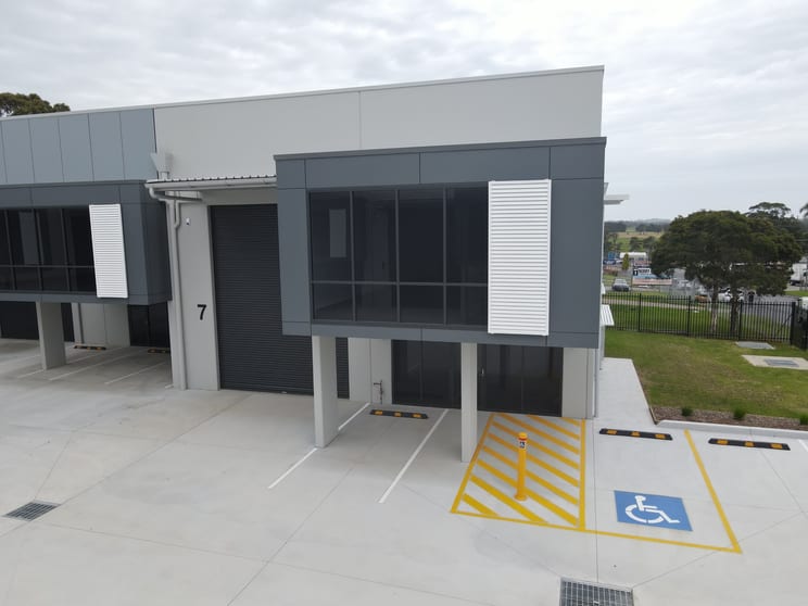 Click to view all images Unit 7/21 Concorde Way Bomaderry NSW 2541 - Image 1